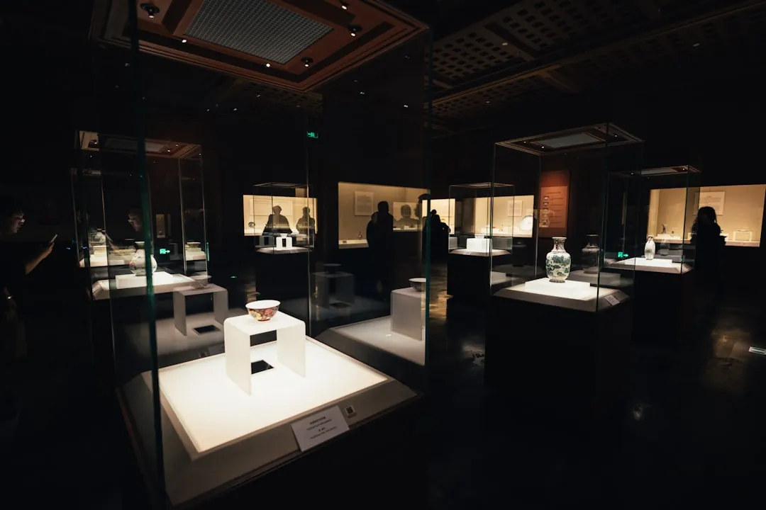 上海展会搭建常用物料选型:从展架、展板到展柜的配置要点正文配图 2